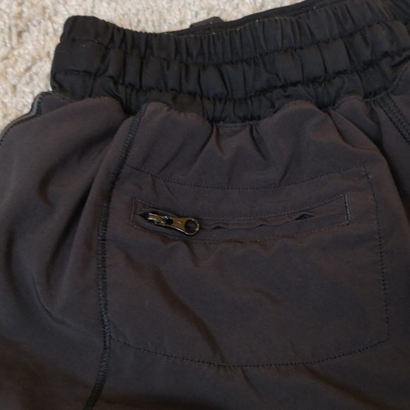 Lululemon Women shorts pants sport gym running 4 - Picture 7 of 7